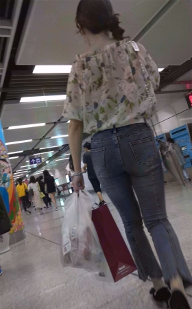 紧身牛仔美臀美女