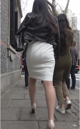 白色包臀裙丰腴美女