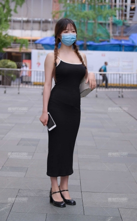 清纯而迷人的小姐姐 [18P]