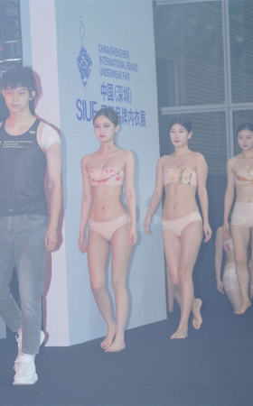 内衣展02
