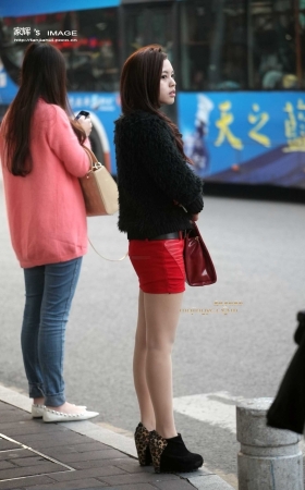 红色短裙肉丝mm [17P]