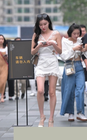 性感的蕾丝花裙美女3A1851[836M]