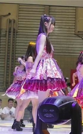 艳丽公主裙跳舞的showgirl美眉