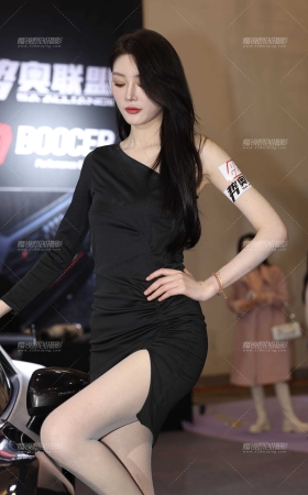 20250328徐白露的肉丝美腿 [22P]