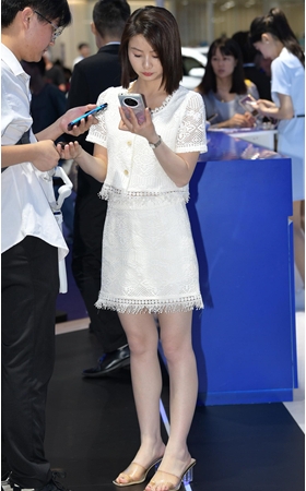 白裙短发美女(36P)