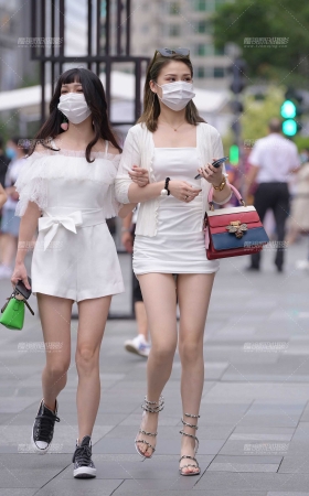 抹胸裙白皙美腿闺蜜 [16P]