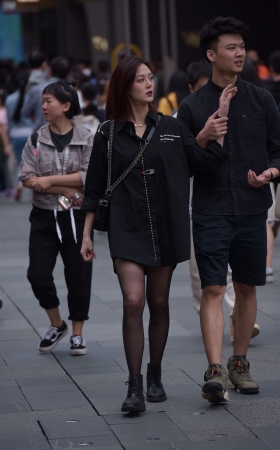 黑丝美女