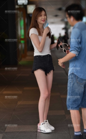 黑色热裤美女 [20P]