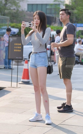 这腿是真心长啊~ [20P]