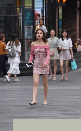 抹胸包屯裙长腿美女3A3737[550M]