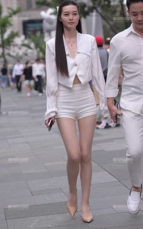 超长美腿热裤肉丝美女 [28P]