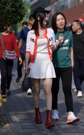 长腿气质美女
