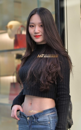 漂亮的牛仔裤美女 [23P]
