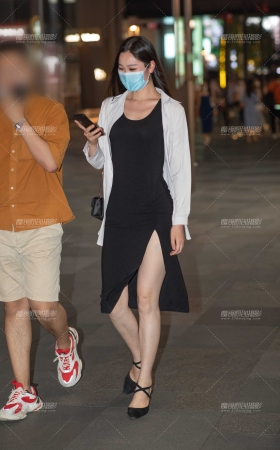 高挑美眉 [17P]
