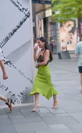 抹胸美女