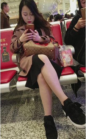 漂亮的气质小姐姐