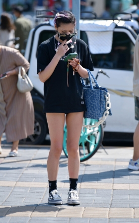 性感热裤美女