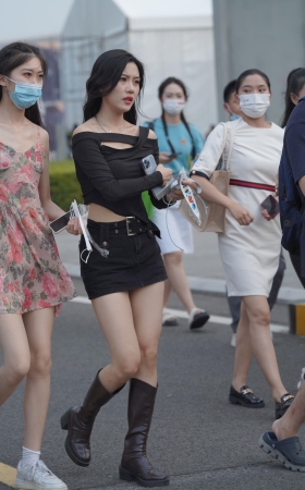 220827-73 高筒靴美腿