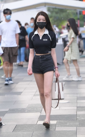 热裤长腿小姐姐 [15P]