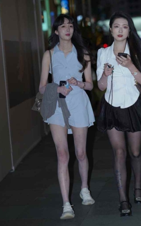 清秀连衣裙小姐姐 [68P-993MB]