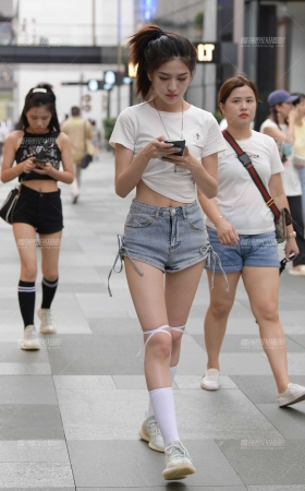 A4小蛮腰热裤女孩 [11P]
