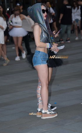 冷酷潮妹 [23P]