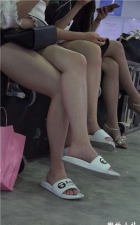 2018CJ小清新嫩腿showgirl少女 [760 MB]