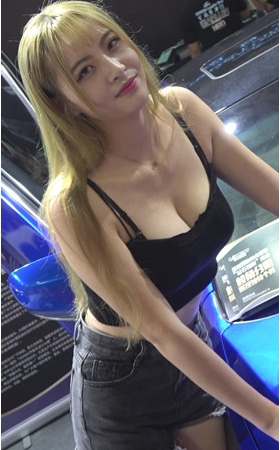 吊带小姐姐
