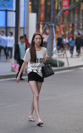 长腿美女