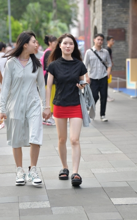 25426-14=49√红色迷你包臀裙女生