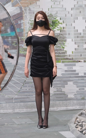 爱穿丝袜的美女 [20P]