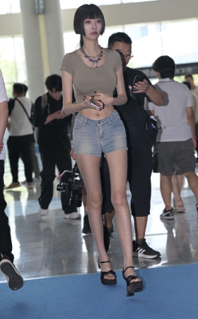 甜美牛仔短裤