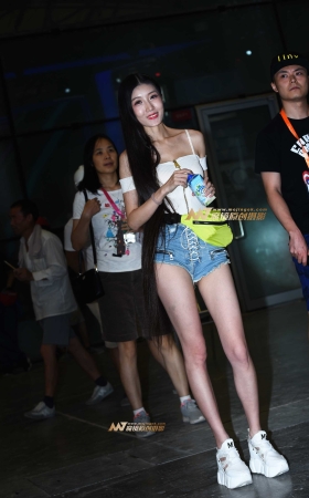 长发长腿 [13P]