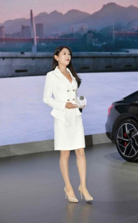 魅力女主持 [110P1V-3.32GB]