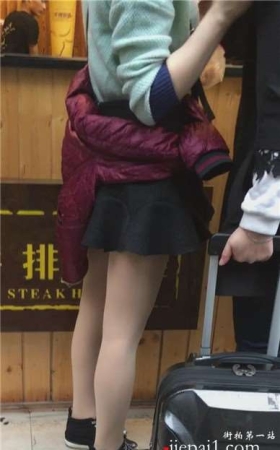 清纯肉丝袜短裙美腿妹纸