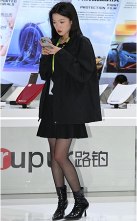 黑丝美女(52P)