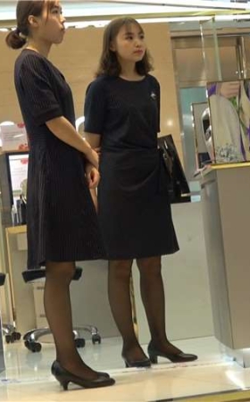 4k-黑色连衣裙丝袜美腿街拍美女