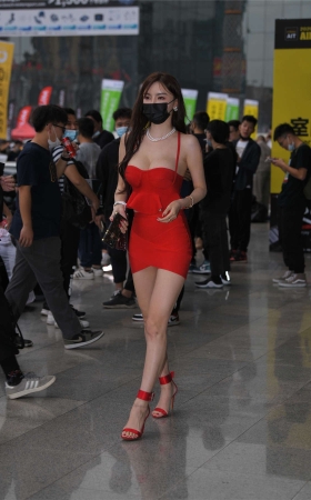 包臀裙高跟美女