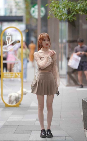 百褶裙小姐姐 [151P1V-1.95GB]