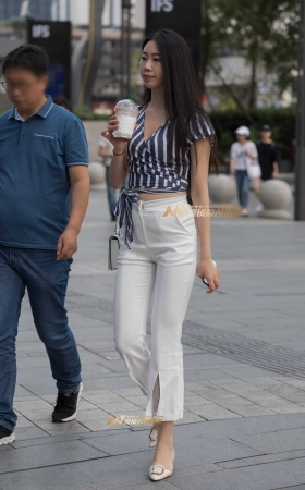 小姐姐不仅长得漂亮 身材也很好 [31P]