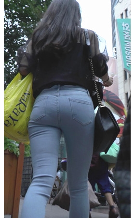 蓝牛紧身裤美女