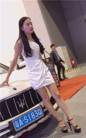 4k-性感车展美女模特