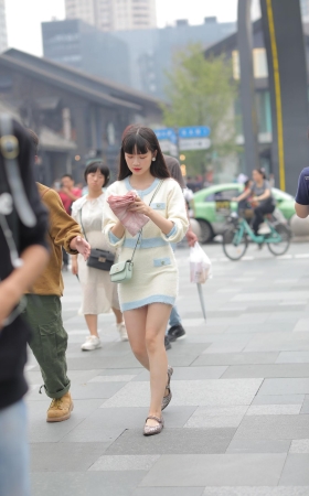 可爱甜美的小女生