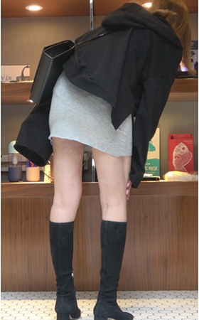 白嫩嫩的黑靴小姐姐