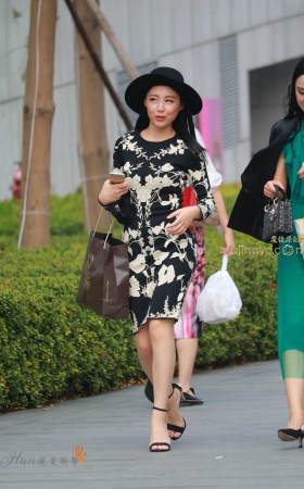 气质美女 凉高跟 [15P]