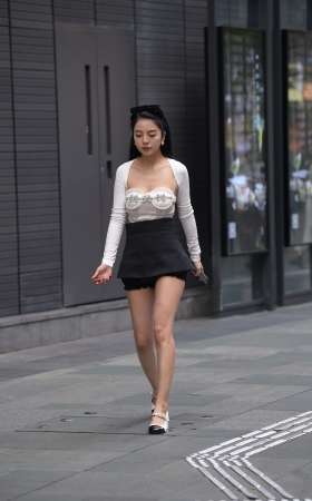 2267-32+72美胸，美腿美女