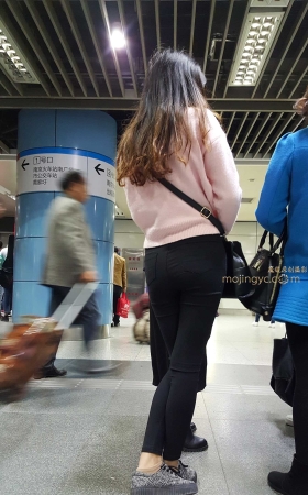 手机拍摄--地铁里的美妹----（14p） [14P]