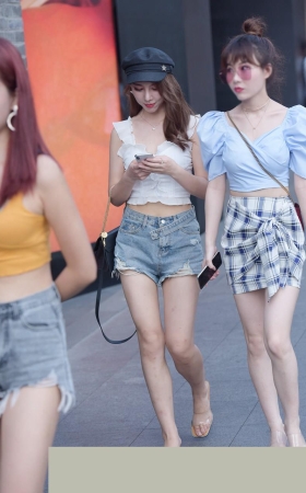 热裤美女3A460[1G]