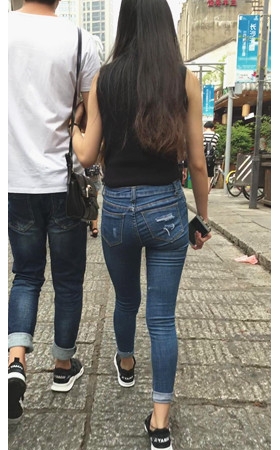 长发牛仔紧身妹子
