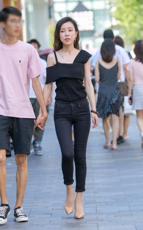 骨感仔裤气质美女